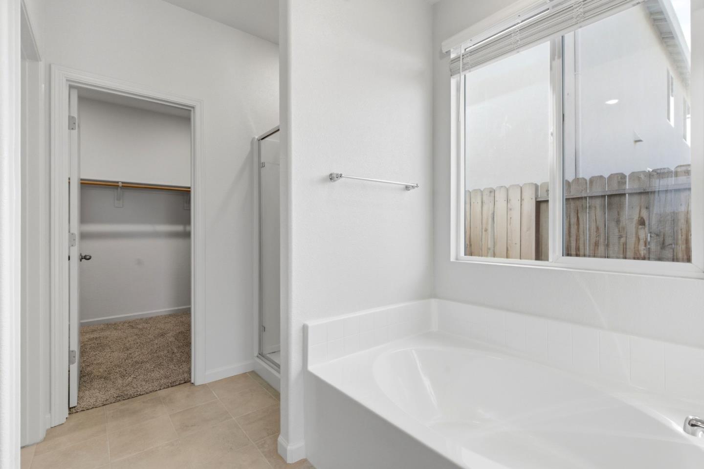 Detail Gallery Image 13 of 31 For 331 Lolly Way, Los Banos,  CA 93635 - 4 Beds | 2/1 Baths