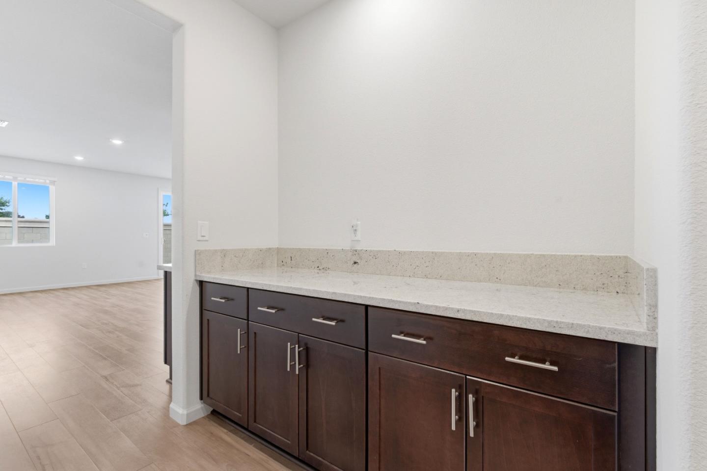 Detail Gallery Image 18 of 31 For 331 Lolly Way, Los Banos,  CA 93635 - 4 Beds | 2/1 Baths
