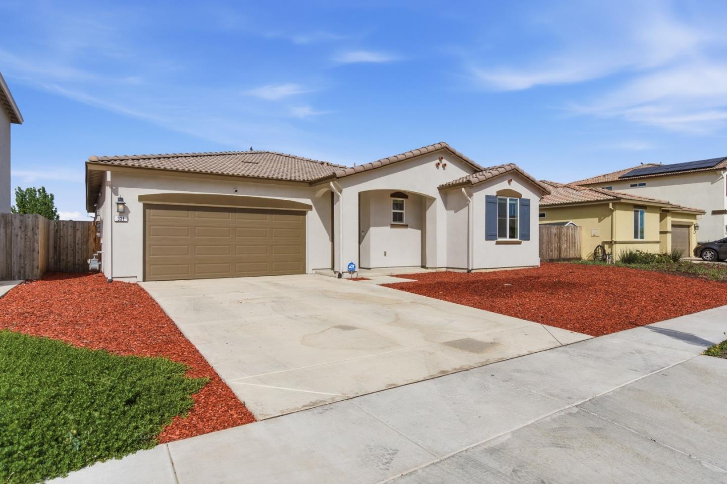 Detail Gallery Image 2 of 31 For 331 Lolly Way, Los Banos,  CA 93635 - 4 Beds | 2/1 Baths
