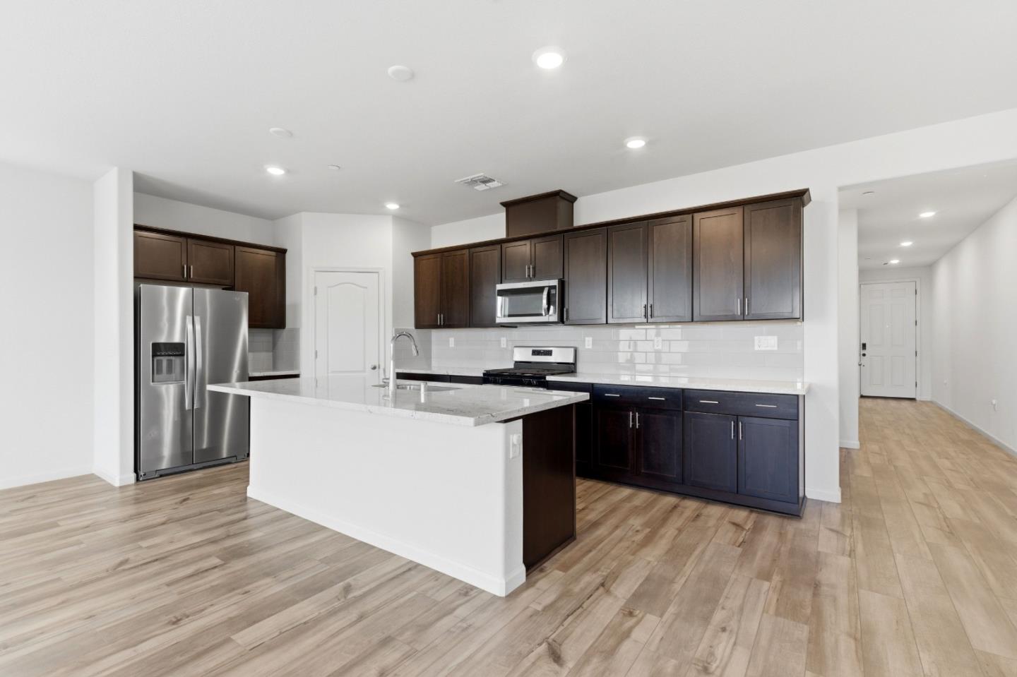 Detail Gallery Image 20 of 31 For 331 Lolly Way, Los Banos,  CA 93635 - 4 Beds | 2/1 Baths