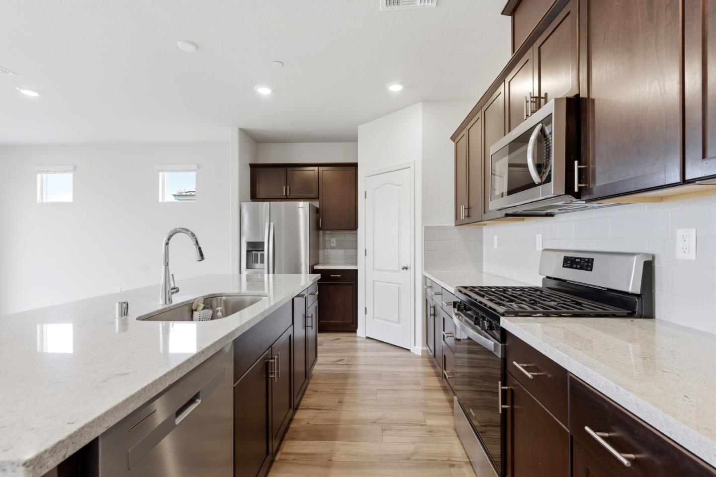 Detail Gallery Image 22 of 31 For 331 Lolly Way, Los Banos,  CA 93635 - 4 Beds | 2/1 Baths