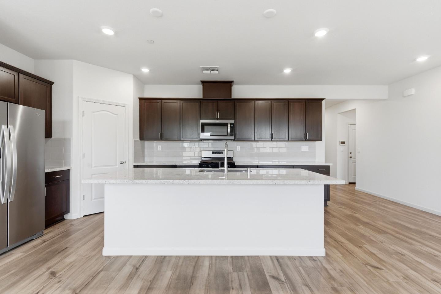 Detail Gallery Image 23 of 31 For 331 Lolly Way, Los Banos,  CA 93635 - 4 Beds | 2/1 Baths