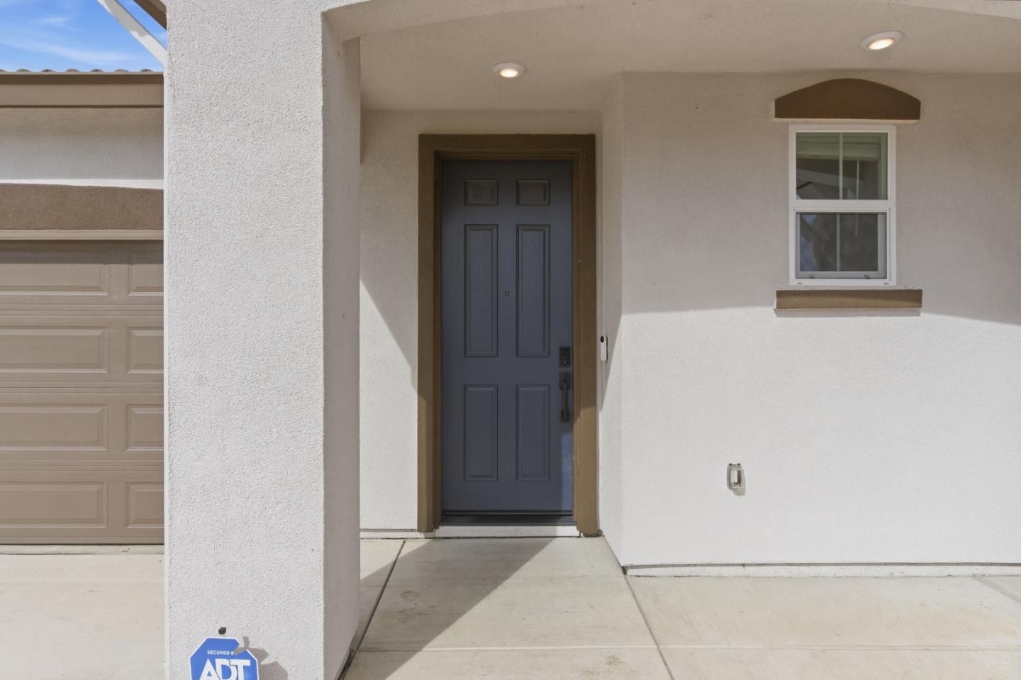 Detail Gallery Image 5 of 31 For 331 Lolly Way, Los Banos,  CA 93635 - 4 Beds | 2/1 Baths