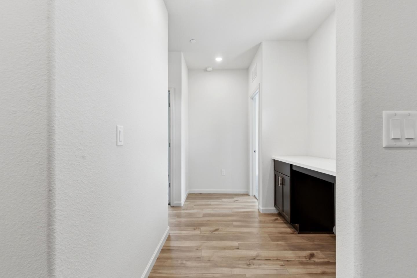 Detail Gallery Image 8 of 31 For 331 Lolly Way, Los Banos,  CA 93635 - 4 Beds | 2/1 Baths