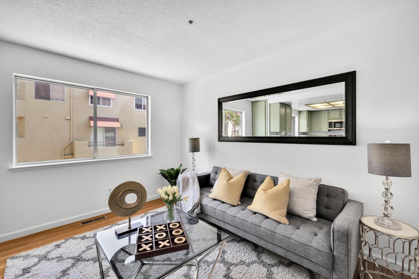 Detail Gallery Image 10 of 50 For 31 E Court Ln, Foster City,  CA 94404 - 2 Beds | 2/1 Baths