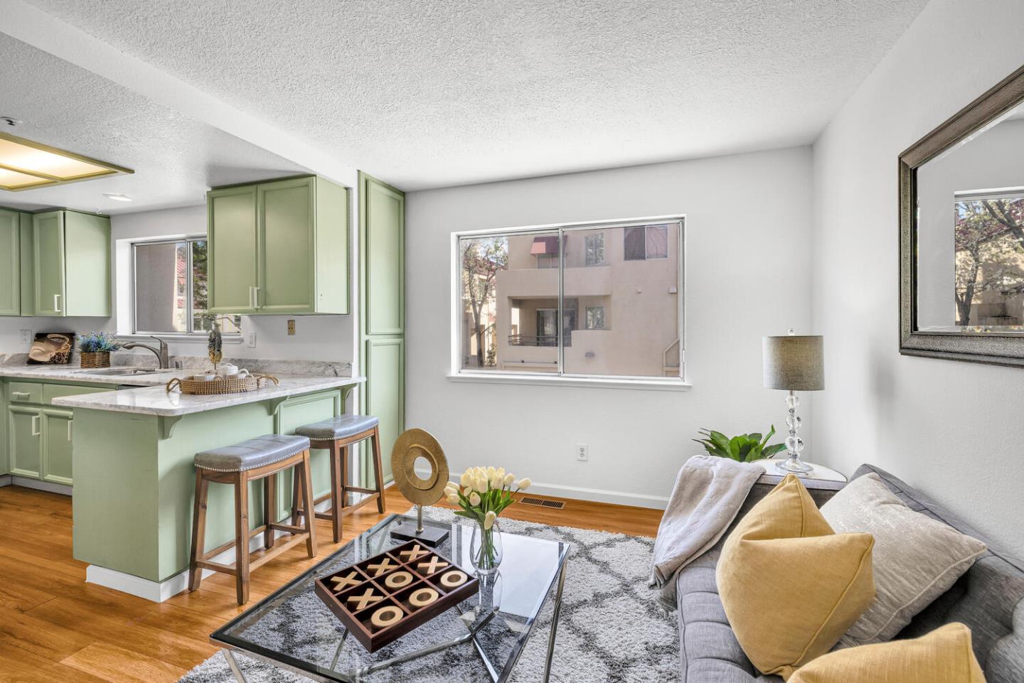 Detail Gallery Image 11 of 50 For 31 E Court Ln, Foster City,  CA 94404 - 2 Beds | 2/1 Baths