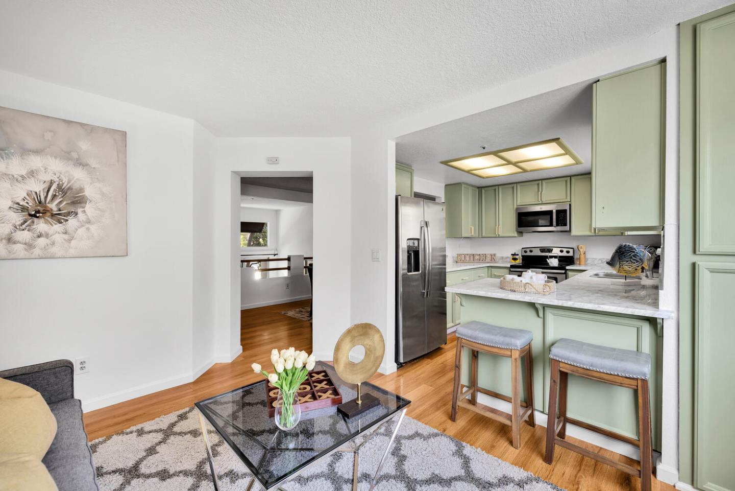 Detail Gallery Image 12 of 50 For 31 E Court Ln, Foster City,  CA 94404 - 2 Beds | 2/1 Baths