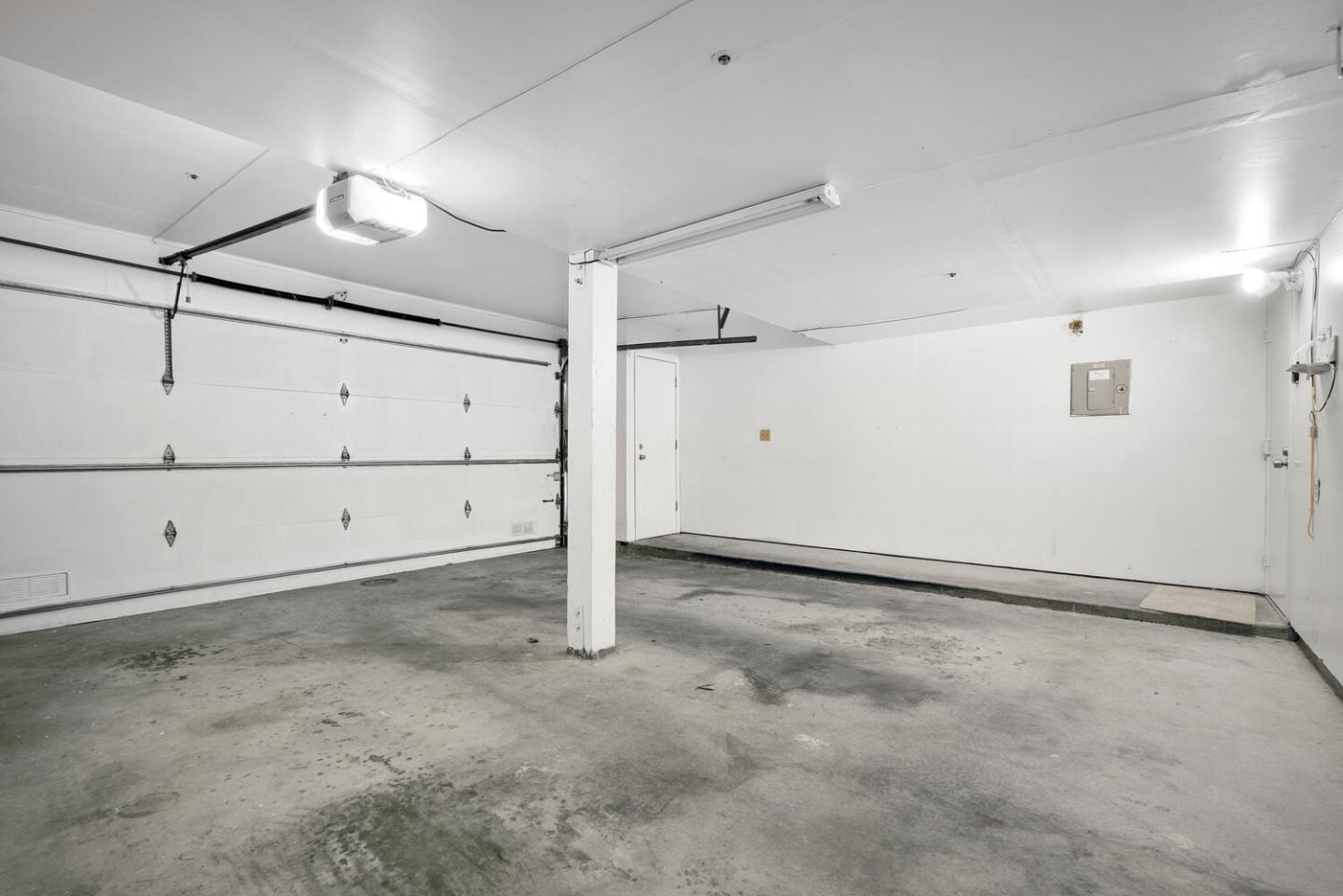 Detail Gallery Image 31 of 50 For 31 E Court Ln, Foster City,  CA 94404 - 2 Beds | 2/1 Baths