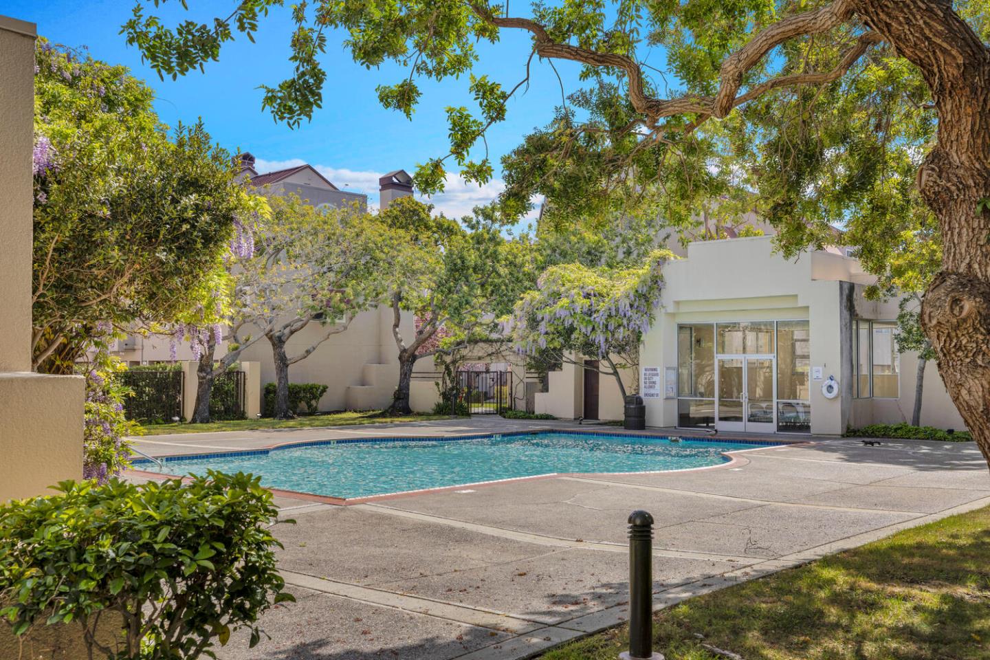 Detail Gallery Image 33 of 50 For 31 E Court Ln, Foster City,  CA 94404 - 2 Beds | 2/1 Baths