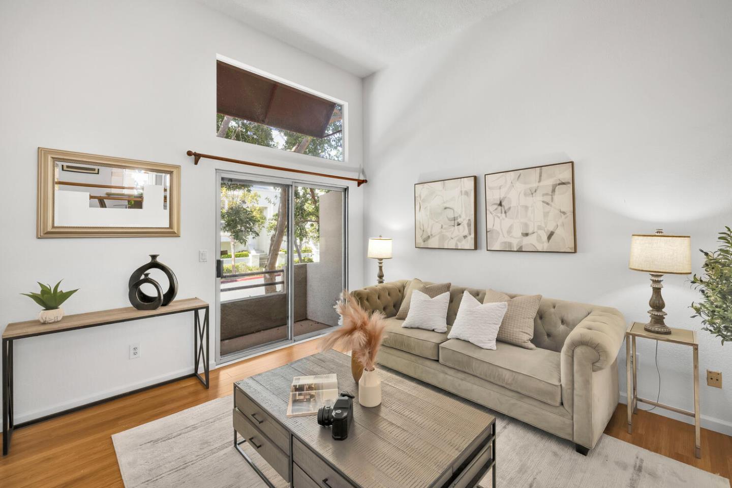 Detail Gallery Image 5 of 50 For 31 E Court Ln, Foster City,  CA 94404 - 2 Beds | 2/1 Baths