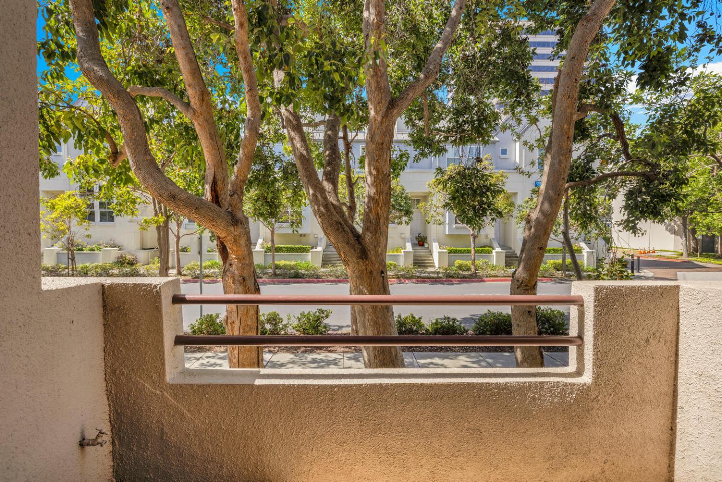 Detail Gallery Image 6 of 50 For 31 E Court Ln, Foster City,  CA 94404 - 2 Beds | 2/1 Baths