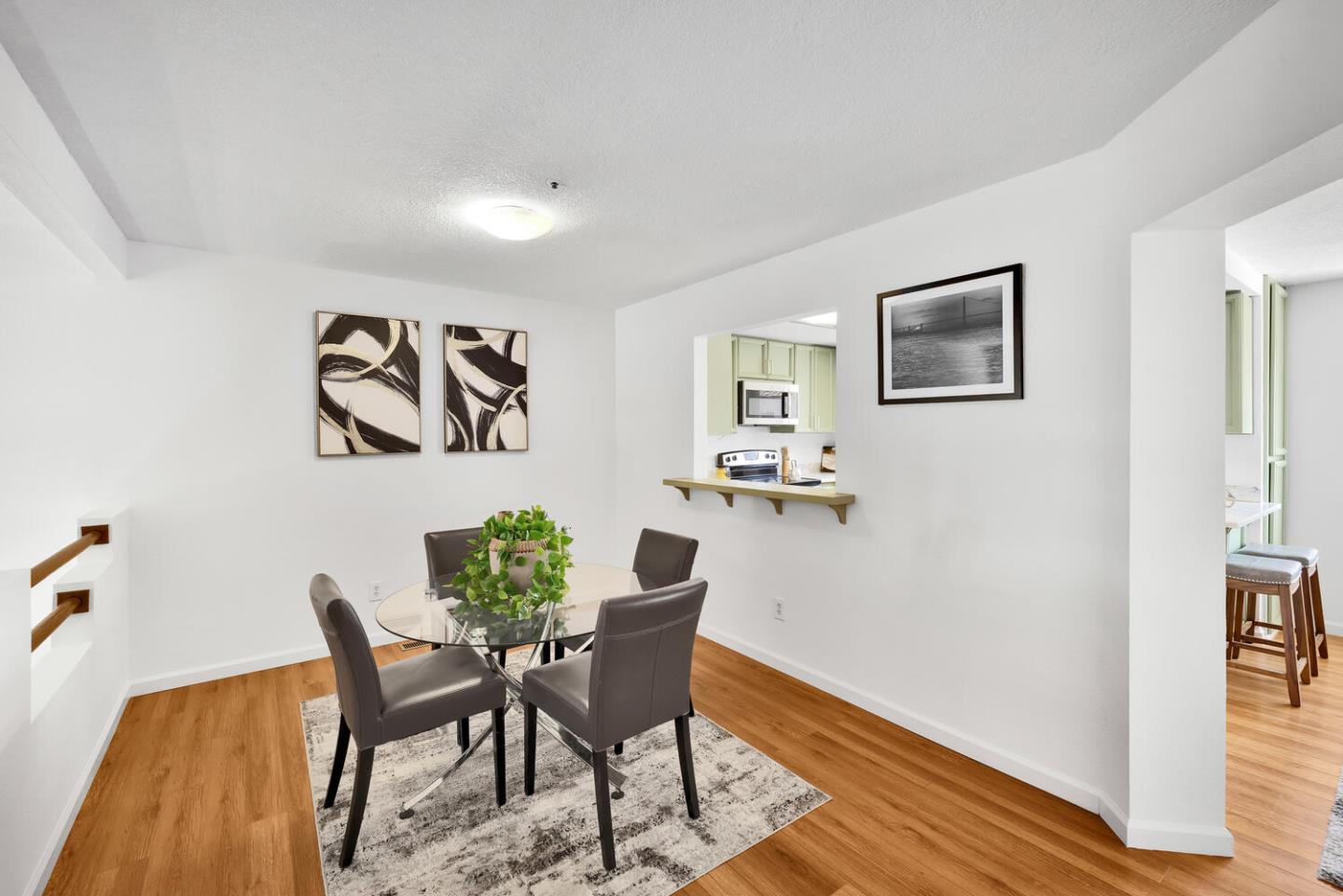 Detail Gallery Image 8 of 50 For 31 E Court Ln, Foster City,  CA 94404 - 2 Beds | 2/1 Baths