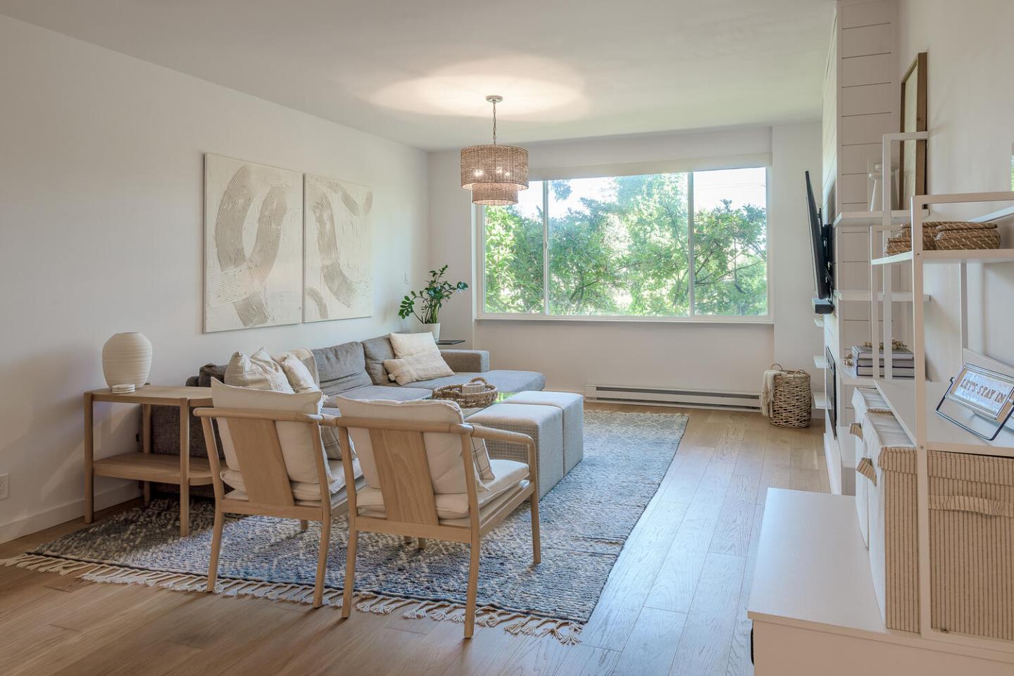 Detail Gallery Image 3 of 16 For 1515 Arc Way #105,  Burlingame,  CA 94010 - 1 Beds | 1 Baths