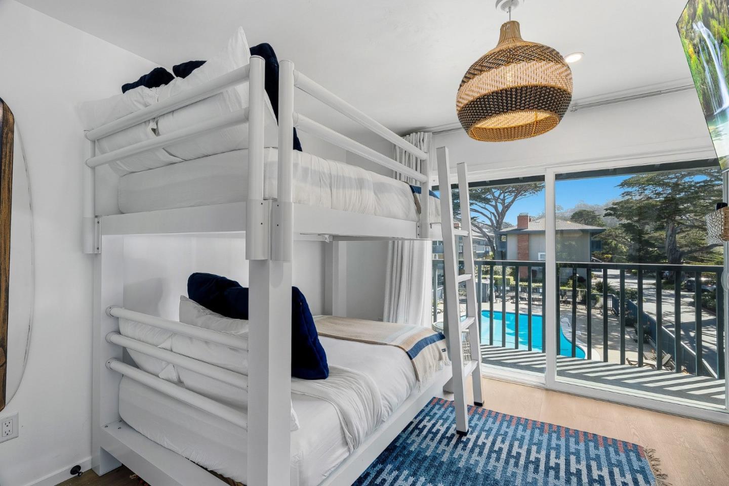 Detail Gallery Image 16 of 43 For 37 La Playa St #37,  Monterey,  CA 93940 - 2 Beds | 2/1 Baths