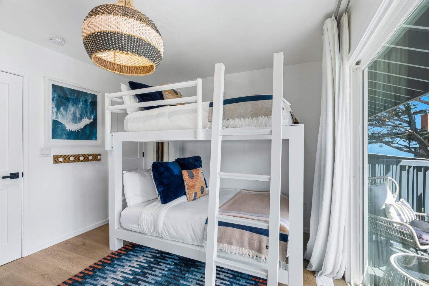 Detail Gallery Image 17 of 43 For 37 La Playa St #37,  Monterey,  CA 93940 - 2 Beds | 2/1 Baths