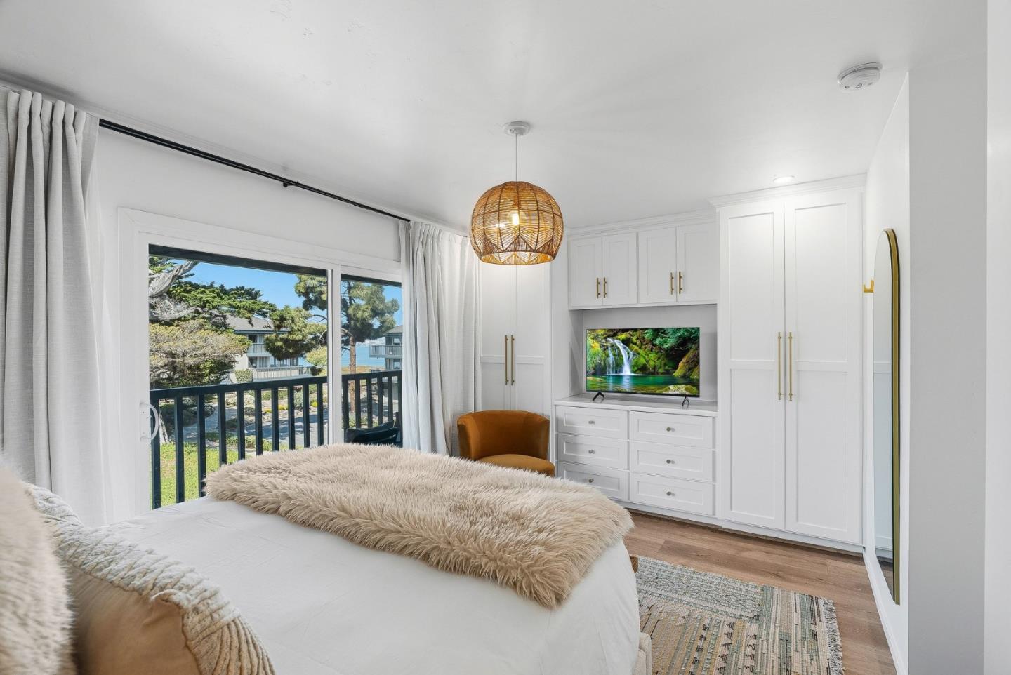 Detail Gallery Image 19 of 43 For 37 La Playa St #37,  Monterey,  CA 93940 - 2 Beds | 2/1 Baths