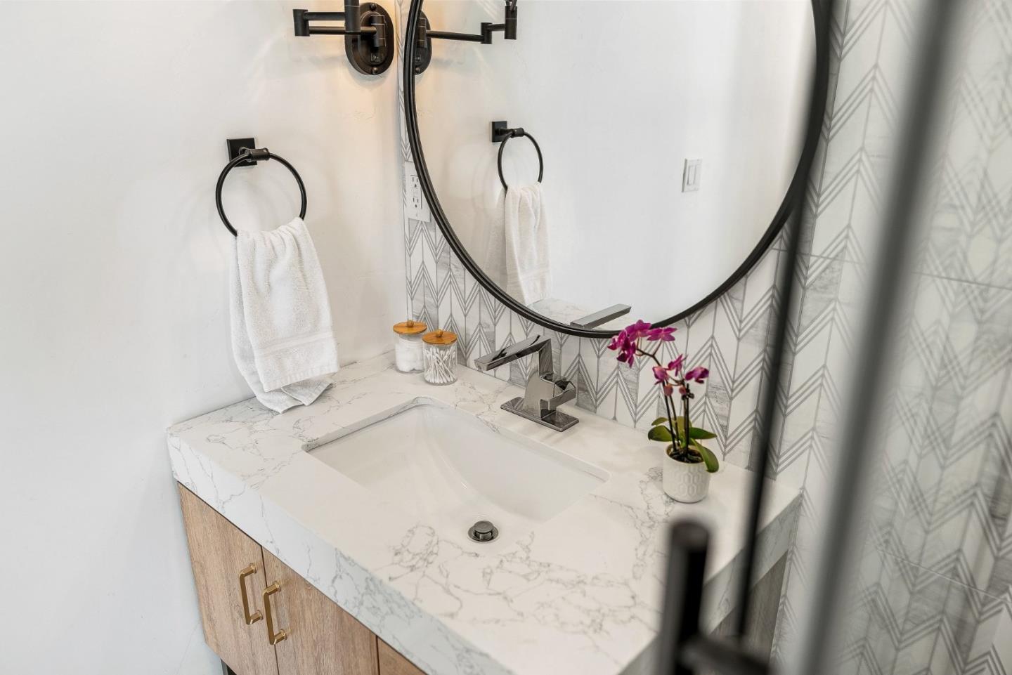 Detail Gallery Image 26 of 43 For 37 La Playa St #37,  Monterey,  CA 93940 - 2 Beds | 2/1 Baths