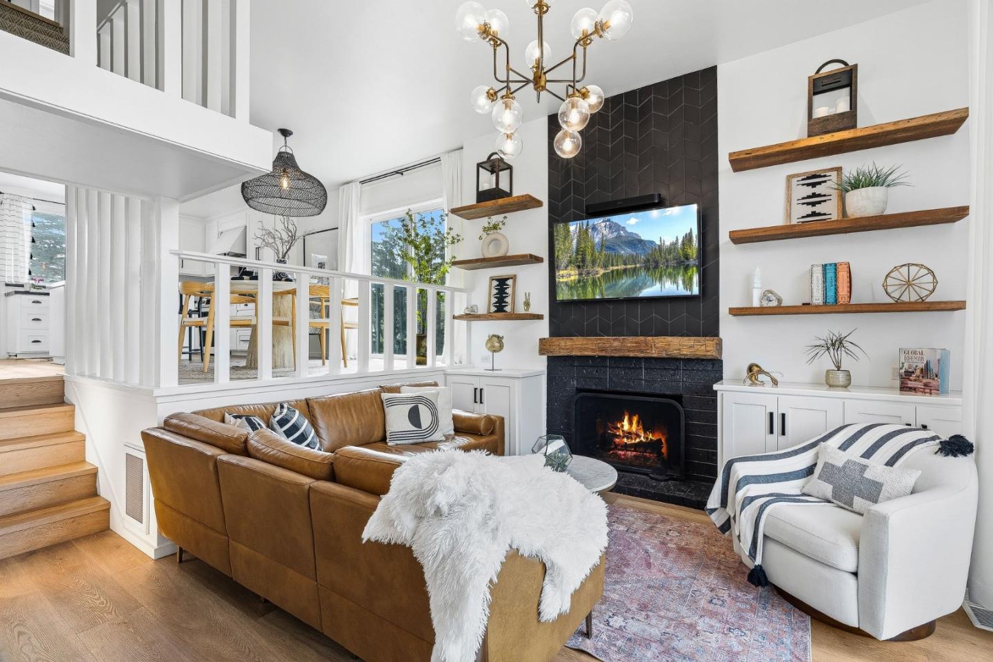 Detail Gallery Image 3 of 43 For 37 La Playa St #37,  Monterey,  CA 93940 - 2 Beds | 2/1 Baths