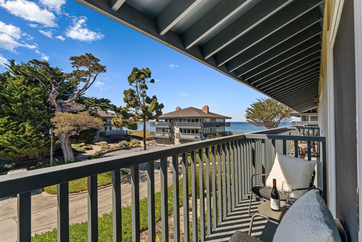 Detail Gallery Image 32 of 43 For 37 La Playa St #37,  Monterey,  CA 93940 - 2 Beds | 2/1 Baths