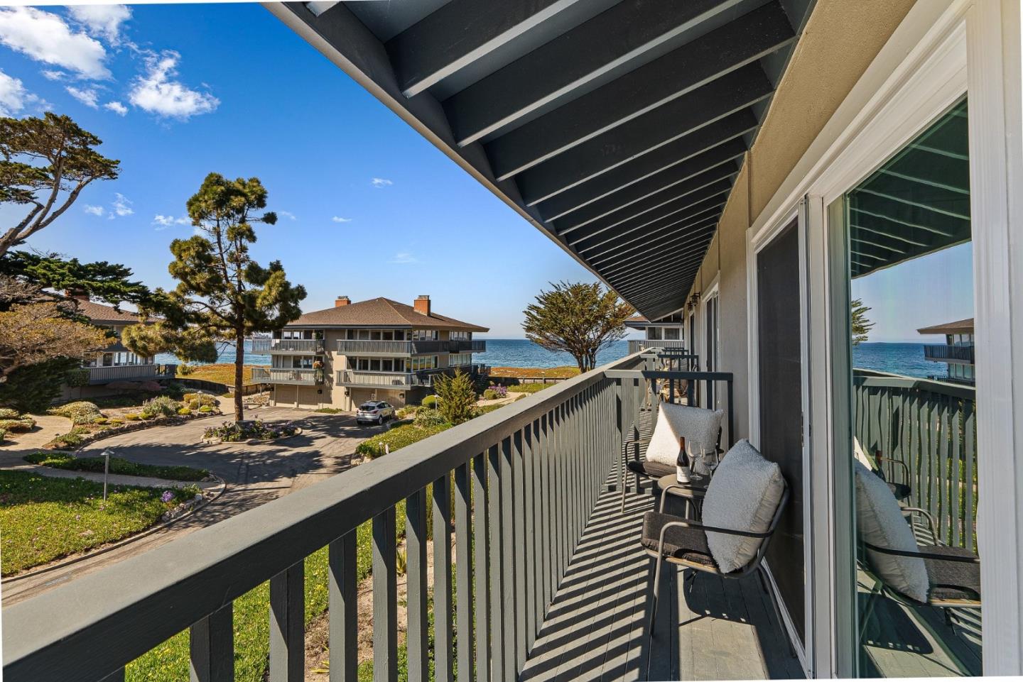 Detail Gallery Image 33 of 43 For 37 La Playa St #37,  Monterey,  CA 93940 - 2 Beds | 2/1 Baths