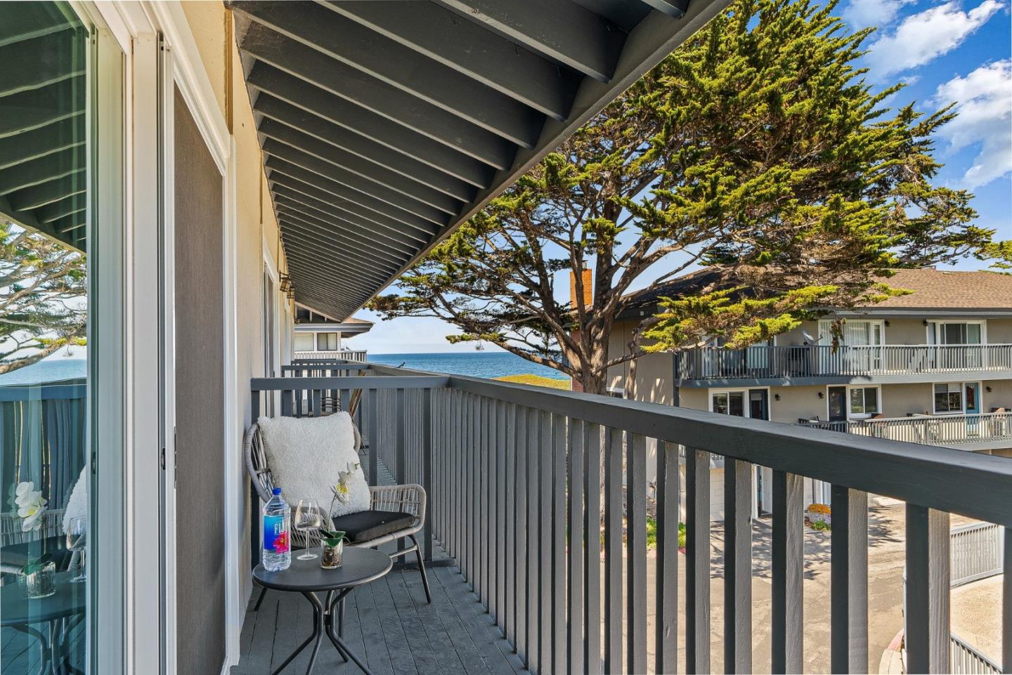 Detail Gallery Image 35 of 43 For 37 La Playa St #37,  Monterey,  CA 93940 - 2 Beds | 2/1 Baths