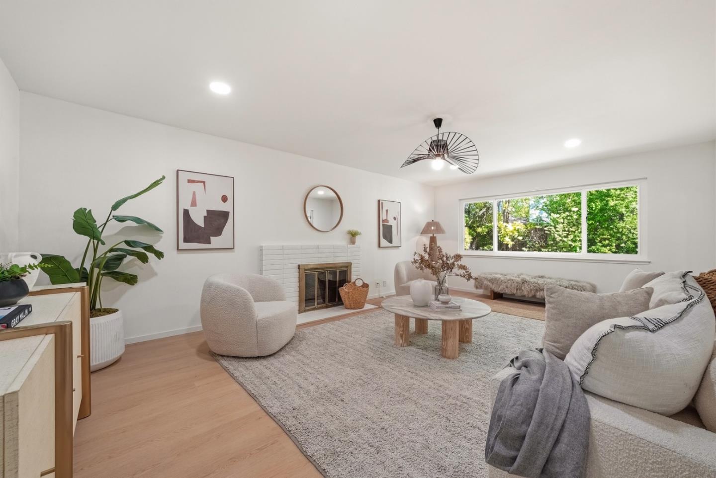 Detail Gallery Image 3 of 34 For 997 Ilima Way, Palo Alto,  CA 94306 - 4 Beds | 2 Baths