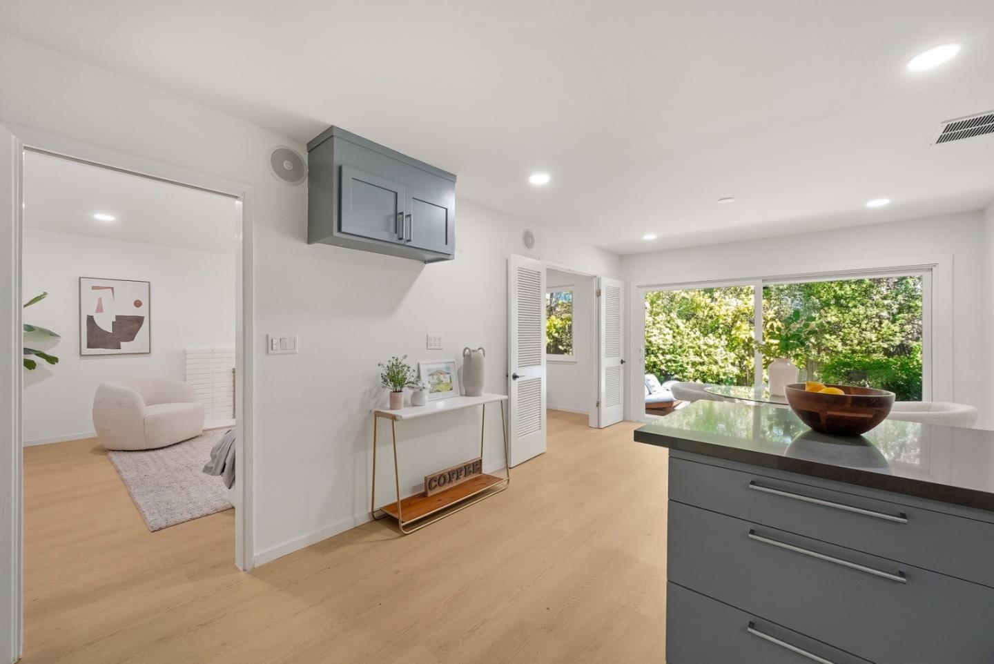 Detail Gallery Image 6 of 34 For 997 Ilima Way, Palo Alto,  CA 94306 - 4 Beds | 2 Baths