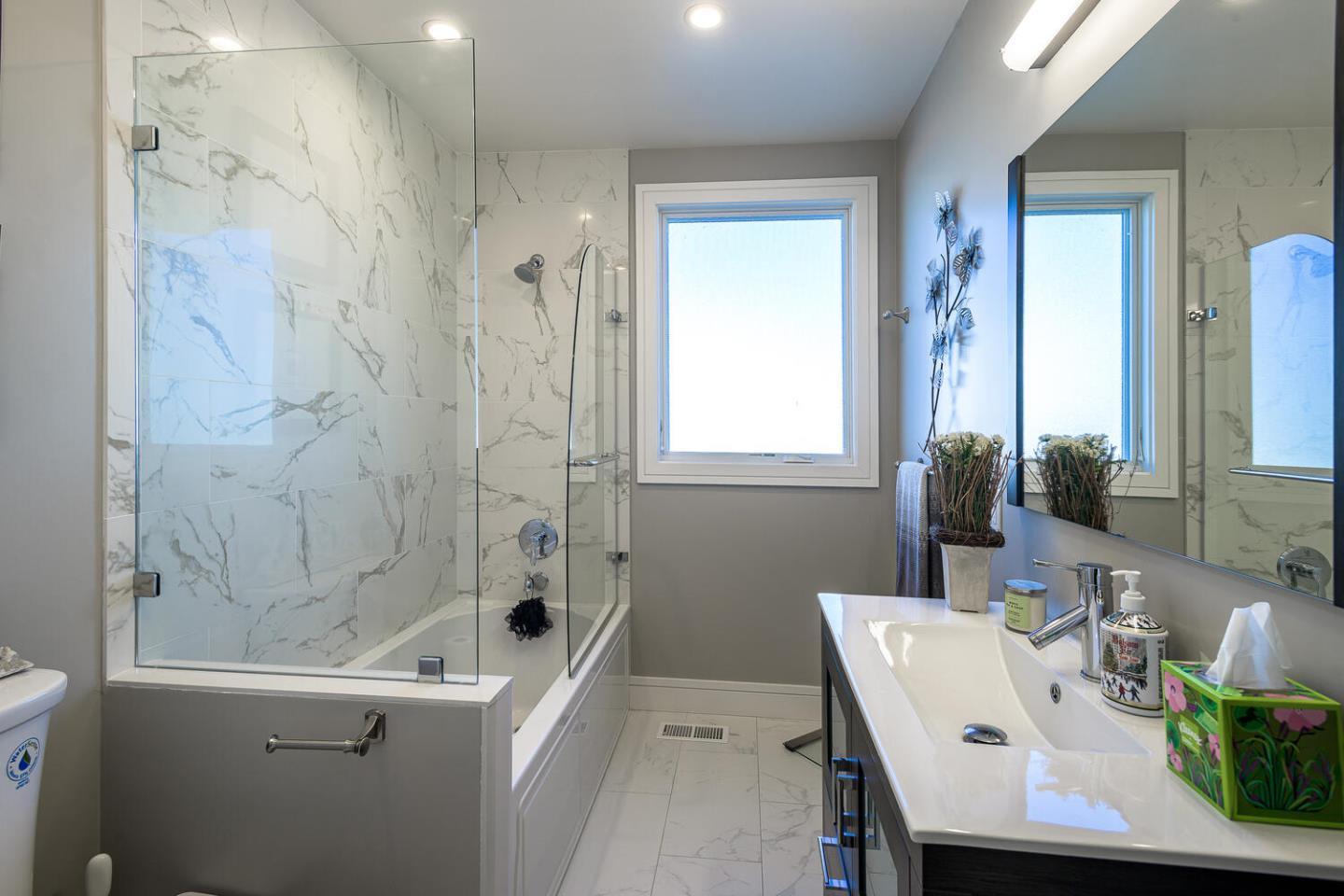 Detail Gallery Image 16 of 29 For 716 30th Ave, San Mateo,  CA 94403 - 3 Beds | 3 Baths