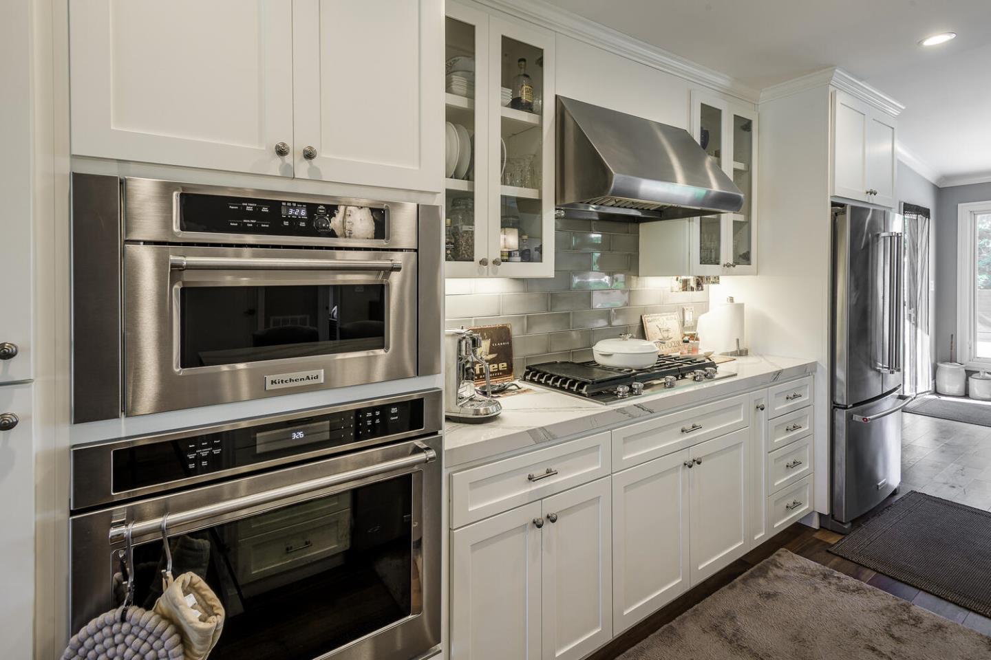 Detail Gallery Image 4 of 29 For 716 30th Ave, San Mateo,  CA 94403 - 3 Beds | 3 Baths