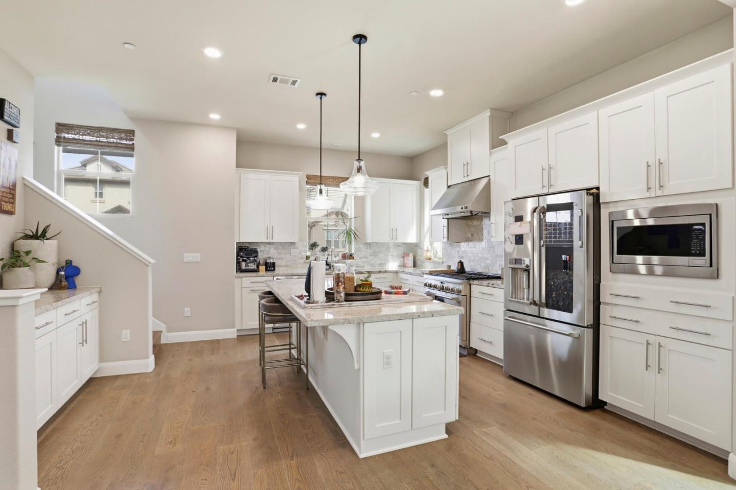 Detail Gallery Image 10 of 42 For 1536 Hidden Creek Ln, Milpitas,  CA 95035 - 3 Beds | 3/1 Baths