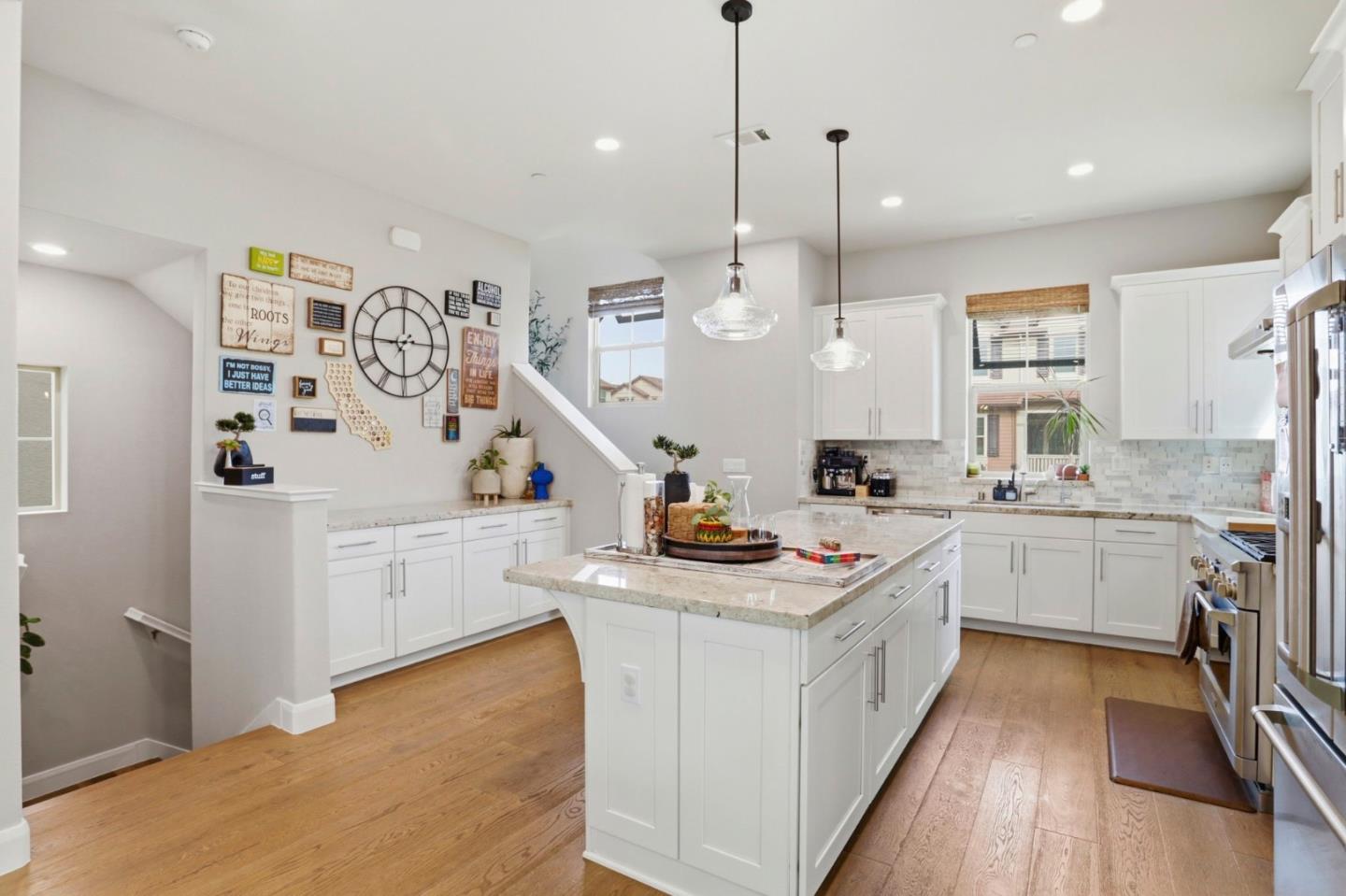 Detail Gallery Image 11 of 42 For 1536 Hidden Creek Ln, Milpitas,  CA 95035 - 3 Beds | 3/1 Baths