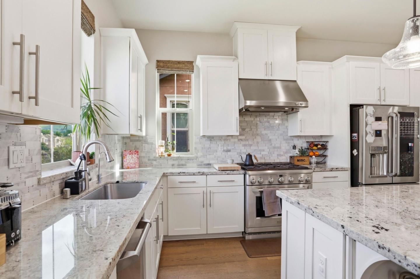 Detail Gallery Image 13 of 42 For 1536 Hidden Creek Ln, Milpitas,  CA 95035 - 3 Beds | 3/1 Baths