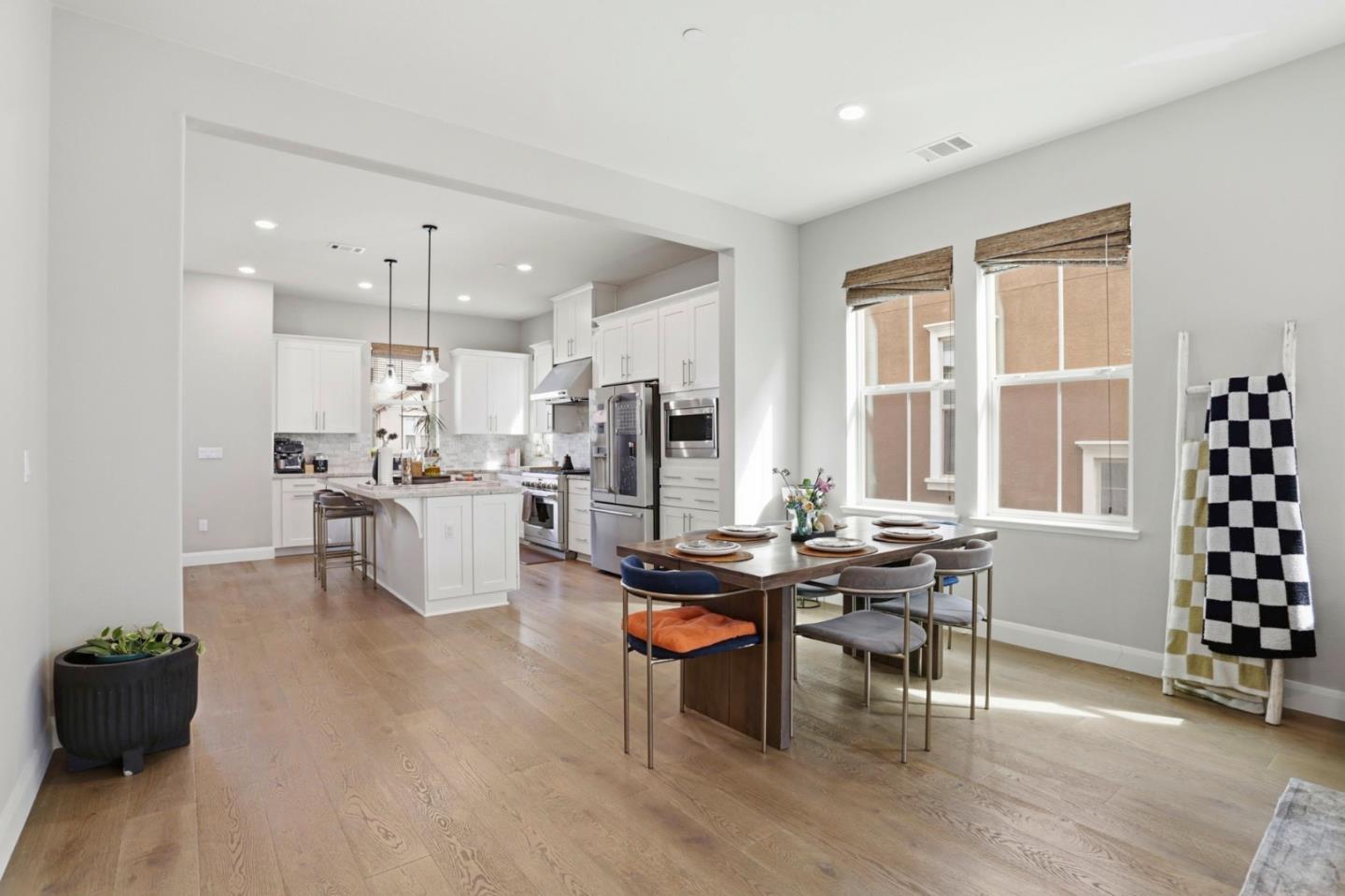 Detail Gallery Image 16 of 42 For 1536 Hidden Creek Ln, Milpitas,  CA 95035 - 3 Beds | 3/1 Baths