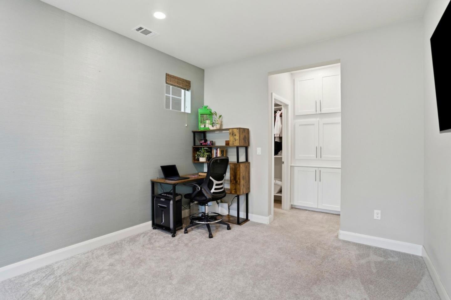 Detail Gallery Image 17 of 42 For 1536 Hidden Creek Ln, Milpitas,  CA 95035 - 3 Beds | 3/1 Baths