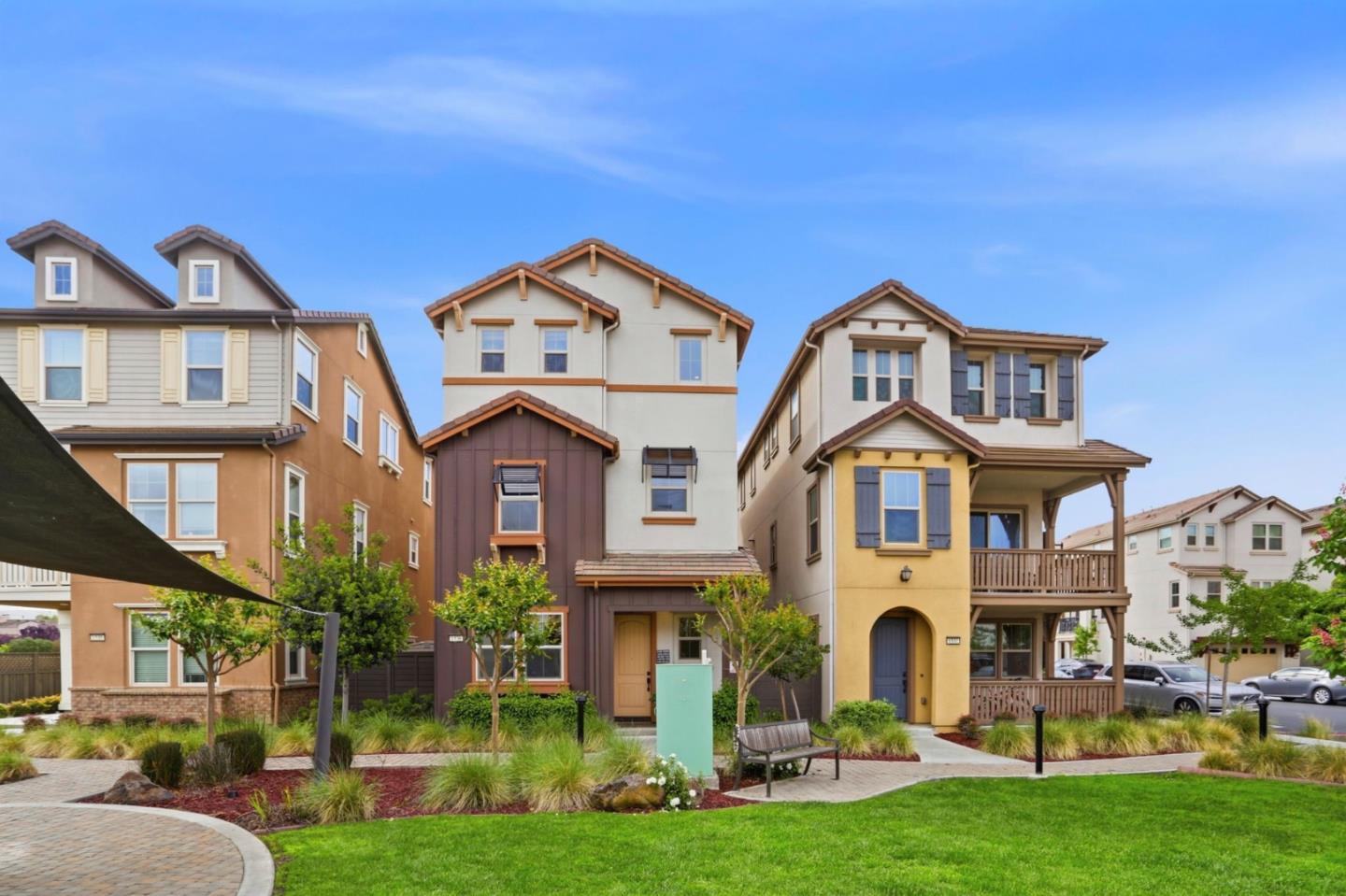 Detail Gallery Image 2 of 42 For 1536 Hidden Creek Ln, Milpitas,  CA 95035 - 3 Beds | 3/1 Baths