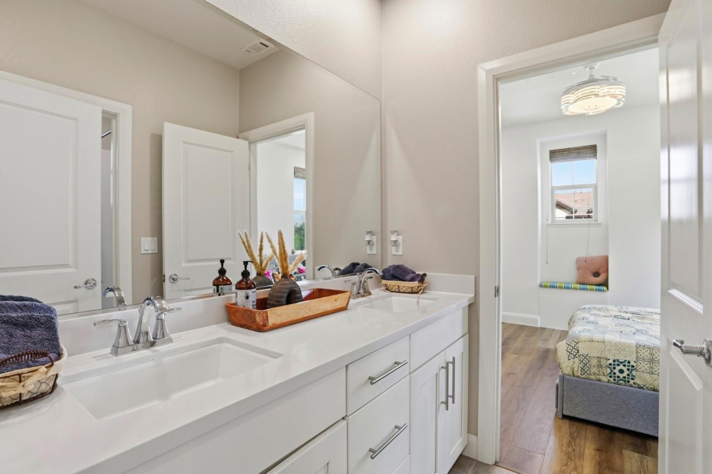 Detail Gallery Image 31 of 42 For 1536 Hidden Creek Ln, Milpitas,  CA 95035 - 3 Beds | 3/1 Baths
