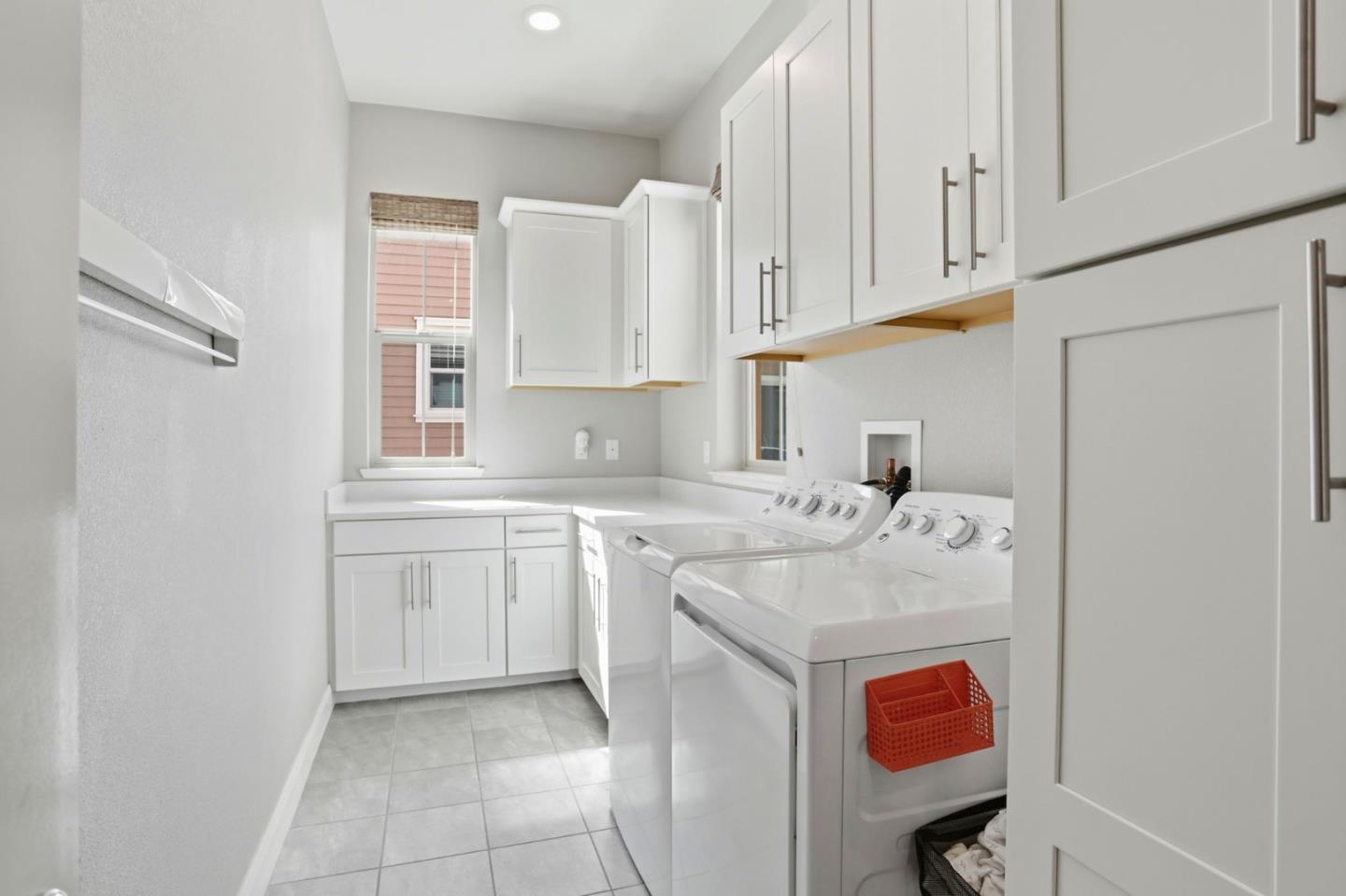 Detail Gallery Image 34 of 42 For 1536 Hidden Creek Ln, Milpitas,  CA 95035 - 3 Beds | 3/1 Baths