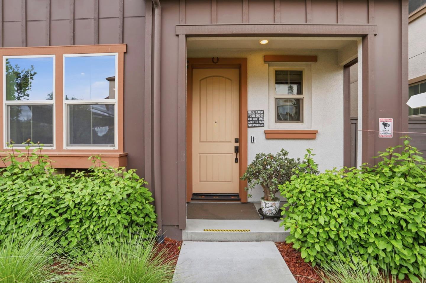 Detail Gallery Image 5 of 42 For 1536 Hidden Creek Ln, Milpitas,  CA 95035 - 3 Beds | 3/1 Baths