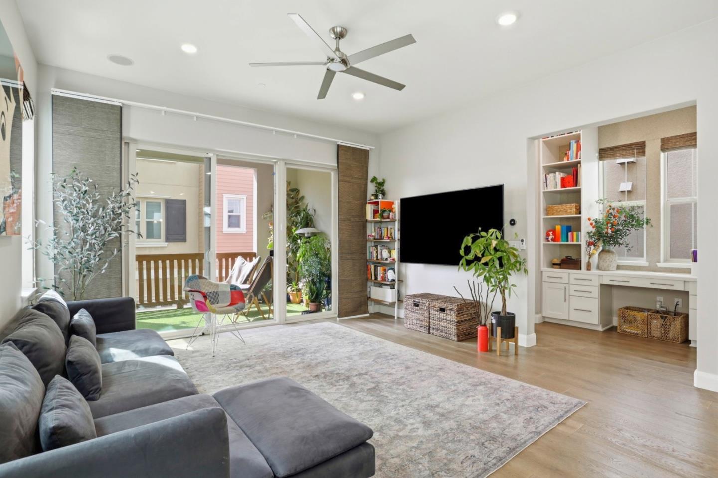 Detail Gallery Image 8 of 42 For 1536 Hidden Creek Ln, Milpitas,  CA 95035 - 3 Beds | 3/1 Baths