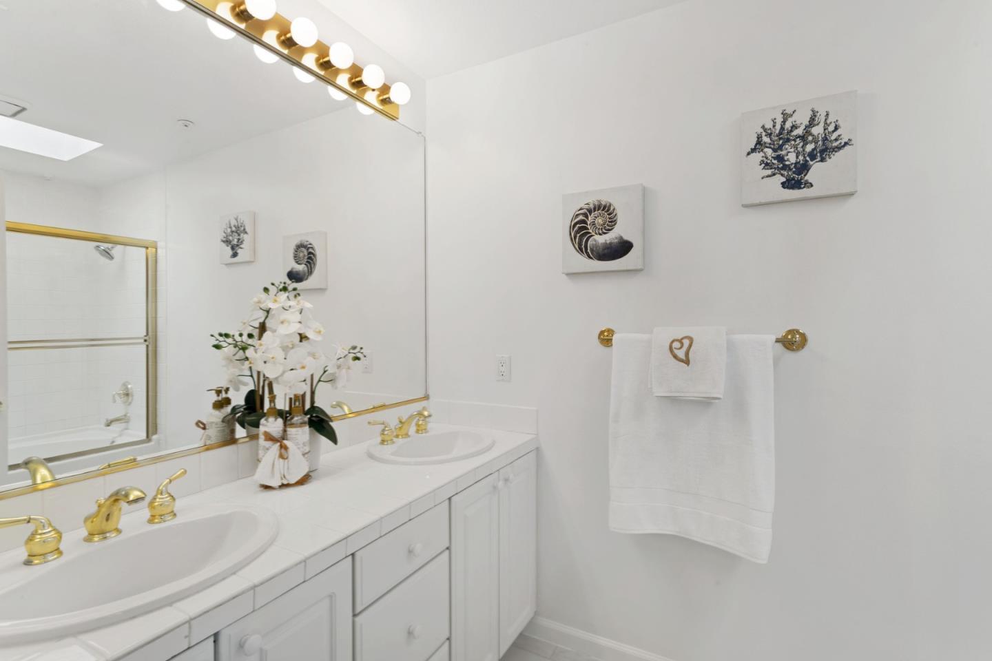 Detail Gallery Image 12 of 23 For 2573 Park Blvd #U204,  Palo Alto,  CA 94306 - 2 Beds | 2/1 Baths