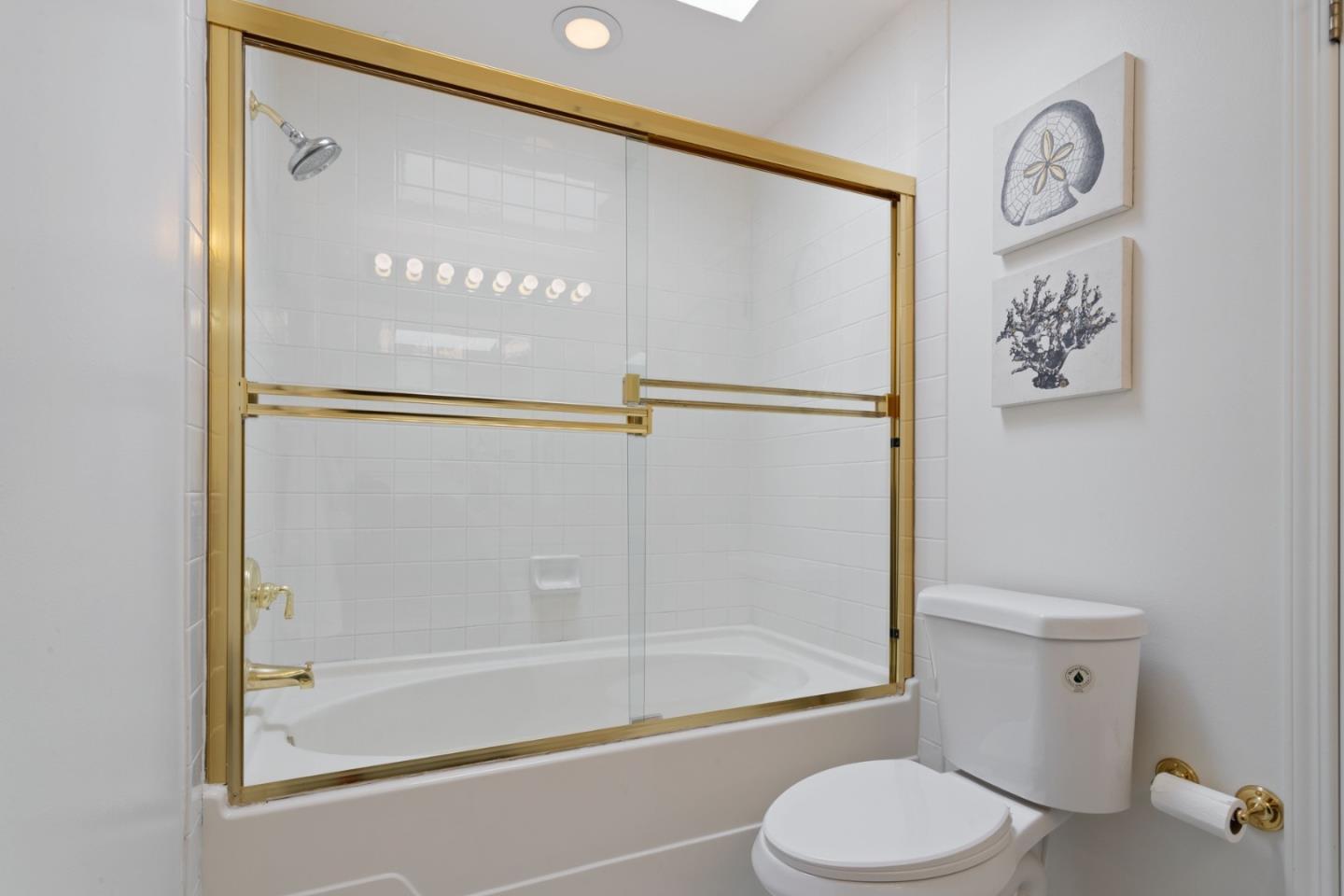 Detail Gallery Image 13 of 23 For 2573 Park Blvd #U204,  Palo Alto,  CA 94306 - 2 Beds | 2/1 Baths