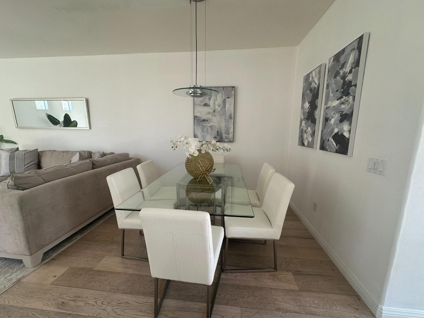 Detail Gallery Image 3 of 23 For 2573 Park Blvd #U204,  Palo Alto,  CA 94306 - 2 Beds | 2/1 Baths