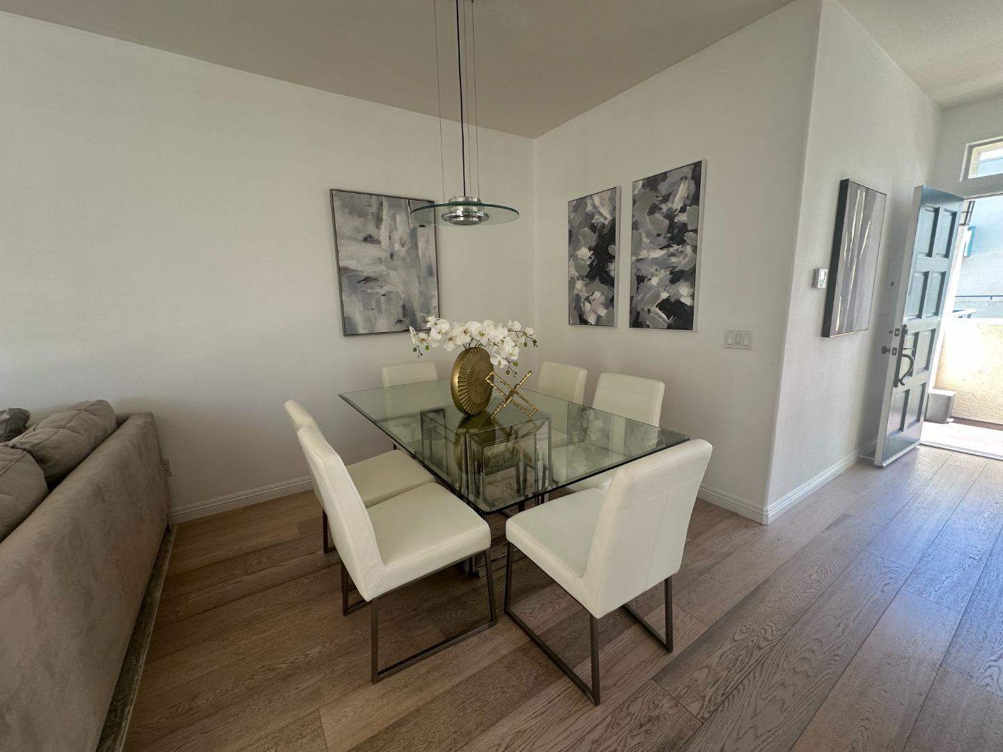 Detail Gallery Image 4 of 23 For 2573 Park Blvd #U204,  Palo Alto,  CA 94306 - 2 Beds | 2/1 Baths