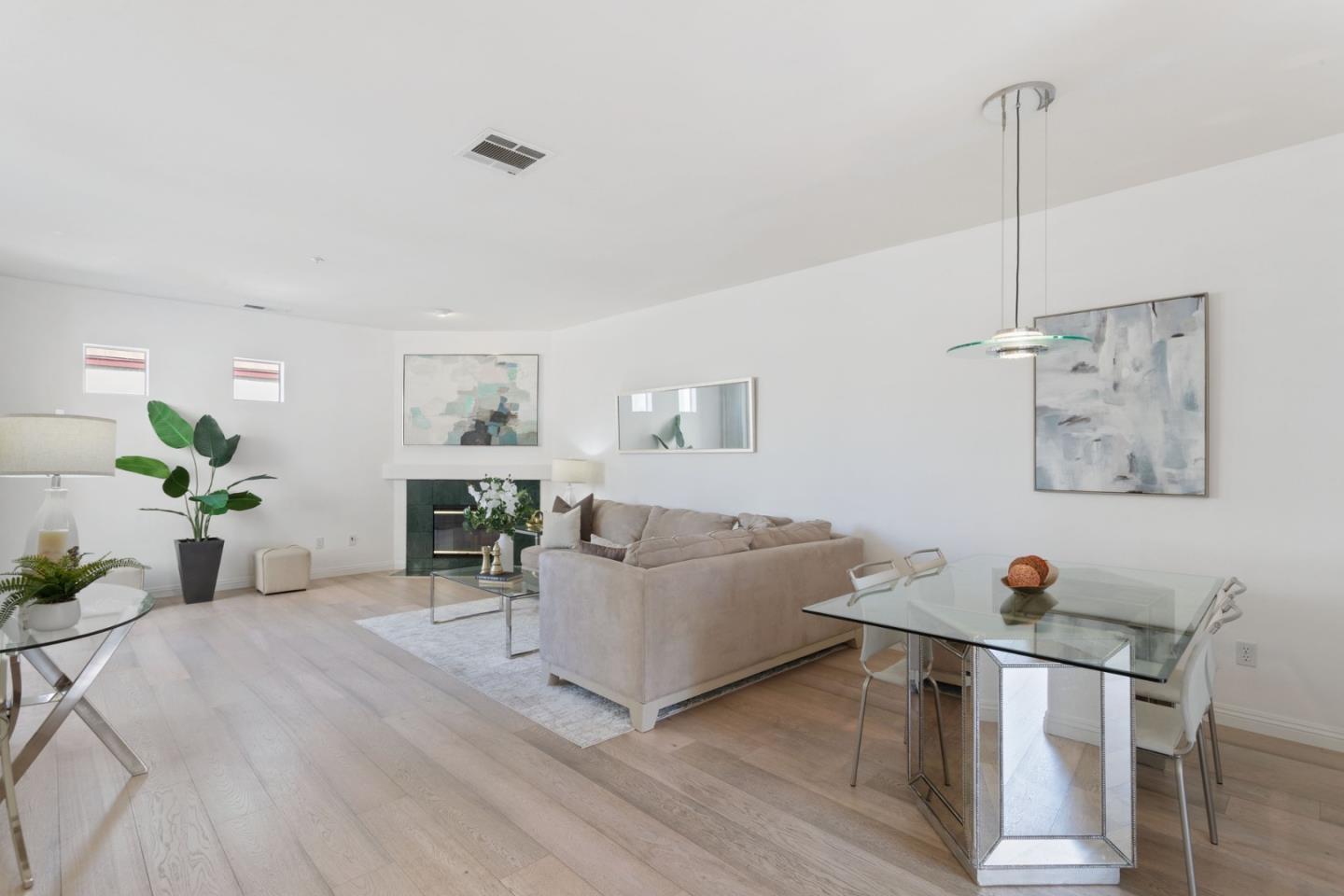 Detail Gallery Image 5 of 23 For 2573 Park Blvd #U204,  Palo Alto,  CA 94306 - 2 Beds | 2/1 Baths