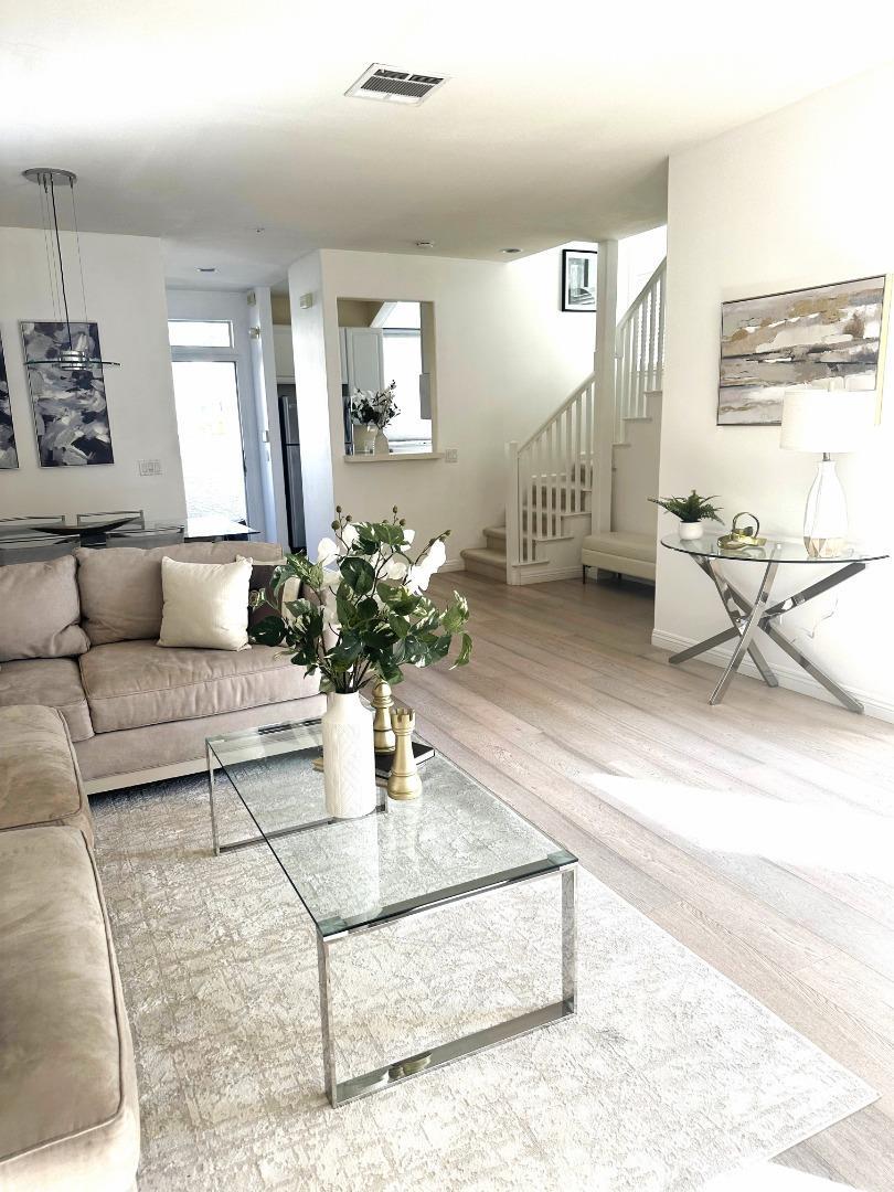 Detail Gallery Image 7 of 23 For 2573 Park Blvd #U204,  Palo Alto,  CA 94306 - 2 Beds | 2/1 Baths