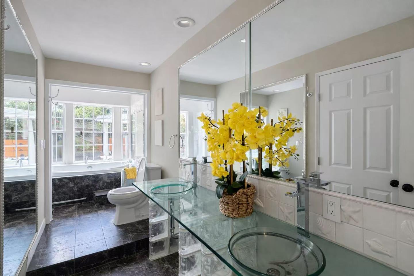 Detail Gallery Image 5 of 10 For 524 Weybridge Dr, San Jose,  CA 95123 - 4 Beds | 3 Baths