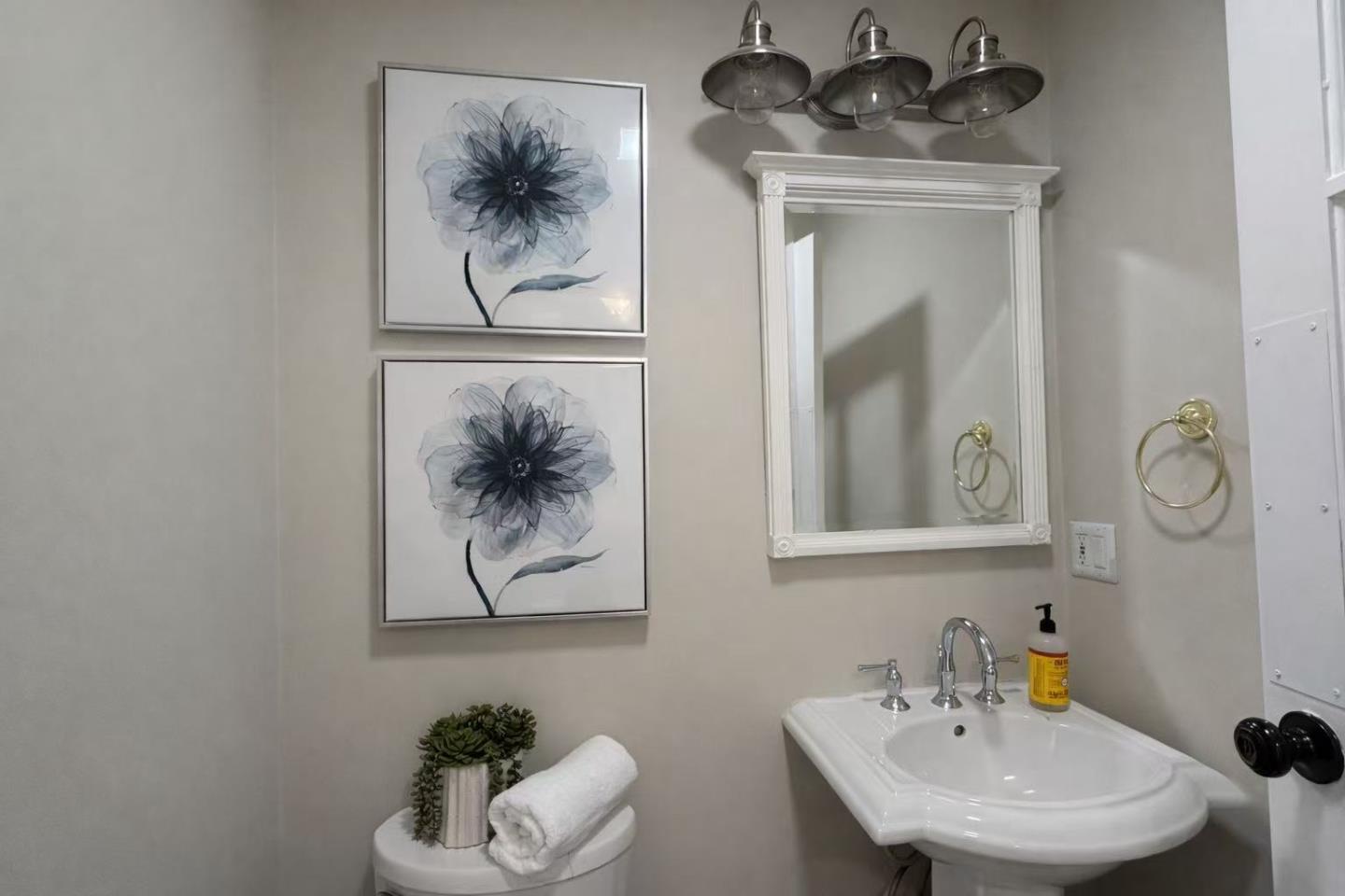 Detail Gallery Image 9 of 10 For 524 Weybridge Dr, San Jose,  CA 95123 - 4 Beds | 3 Baths