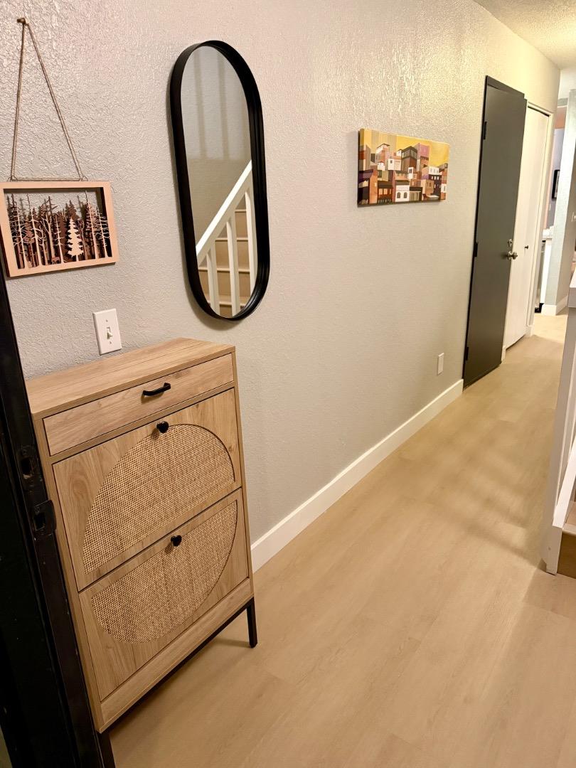 Front Image Thumbnail for ML82040706