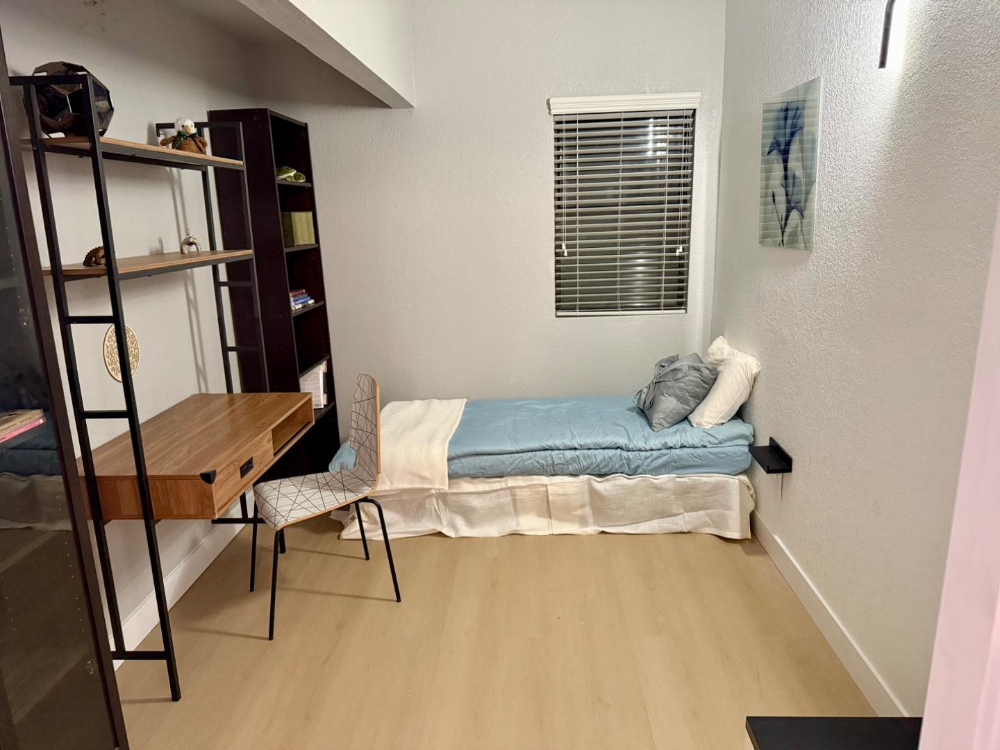 Detail Gallery Image 20 of 29 For 421 Sierra Vista Ave #7,  Mountain View,  CA 94043 - 3 Beds | 2/1 Baths