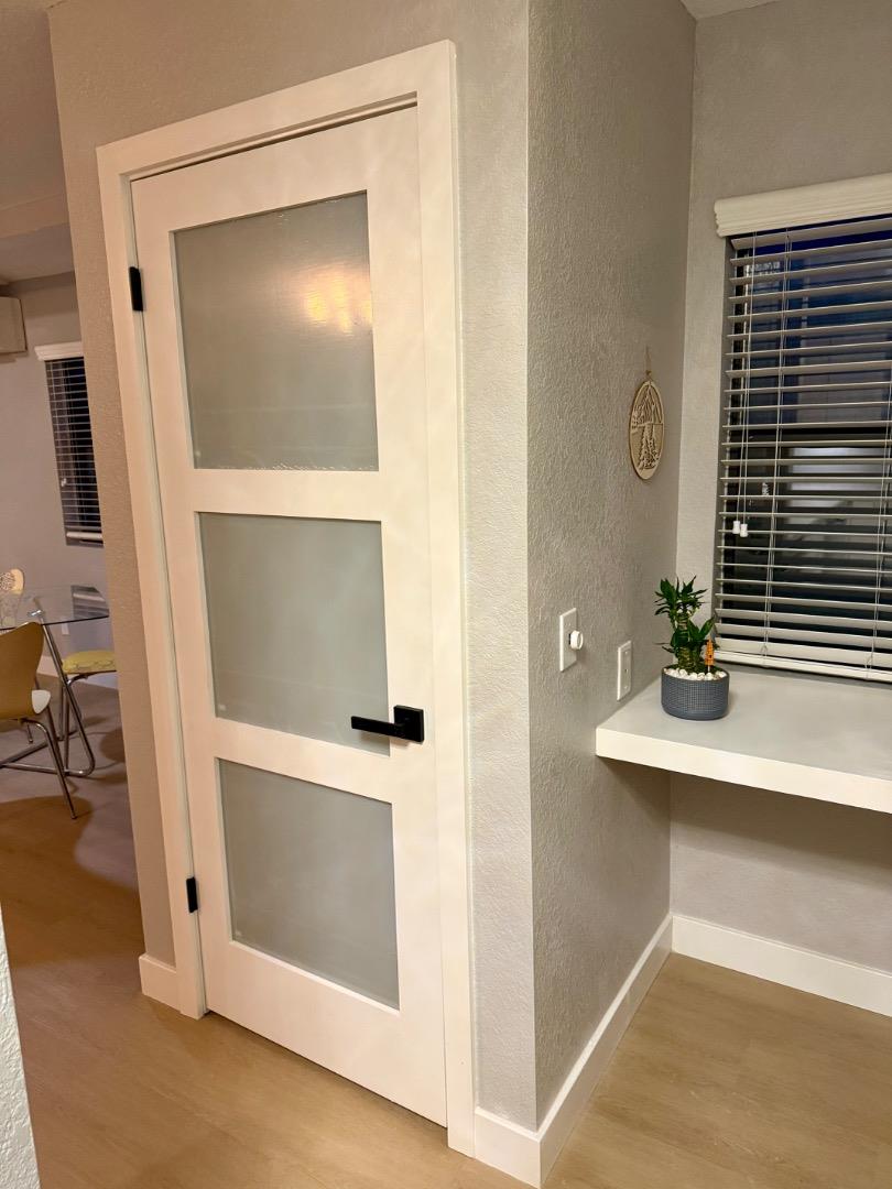 Detail Gallery Image 8 of 29 For 421 Sierra Vista Ave #7,  Mountain View,  CA 94043 - 3 Beds | 2/1 Baths